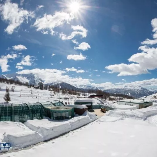 Villaggio Olimpico di Sestriere in vendita: un’opportunità da 35 Milioni nel mercato delle strutture ricettive alpine